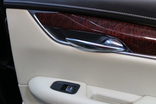 Used 2017 Cadillac XT5 Luxury w/ Driver Awareness Package FWD image 13