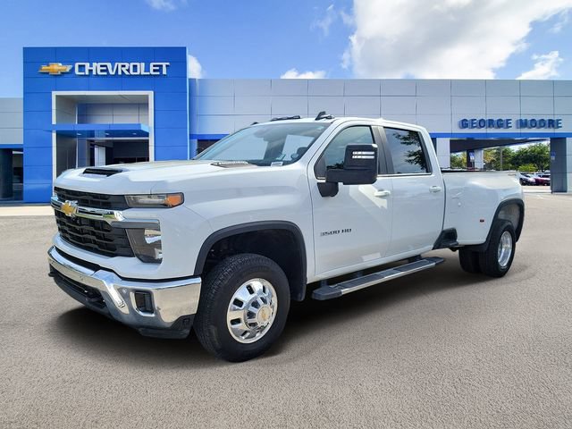 Certified 2025 Chevrolet Silverado 3500 LT w/ Safety Package AWD/4WD image 2