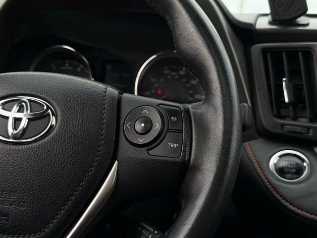 Used 2016 Toyota RAV4 SE image 10