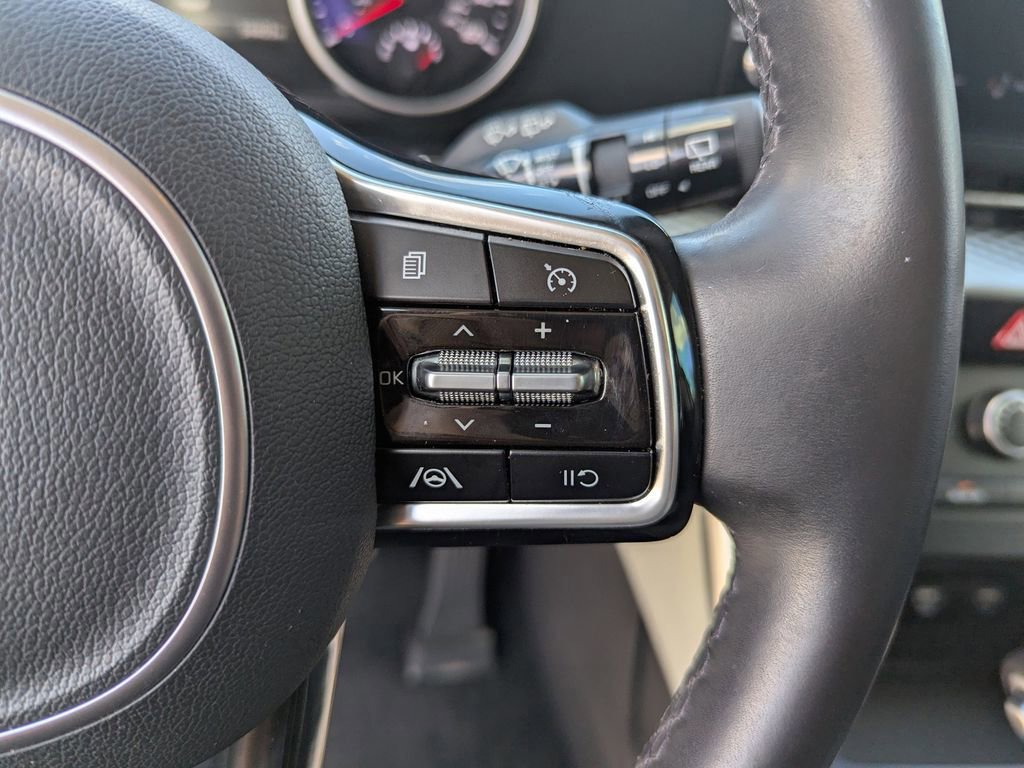 Certified 2024 Kia Carnival LX image 26