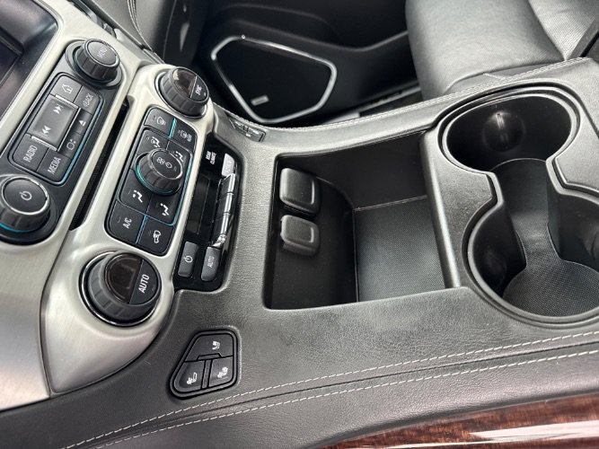Used 2017 GMC Yukon SLT w/ Premium Edition AWD/4WD image 21