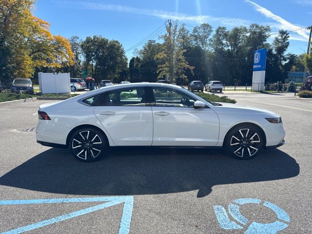 Used 2023 Honda Accord Touring image 9