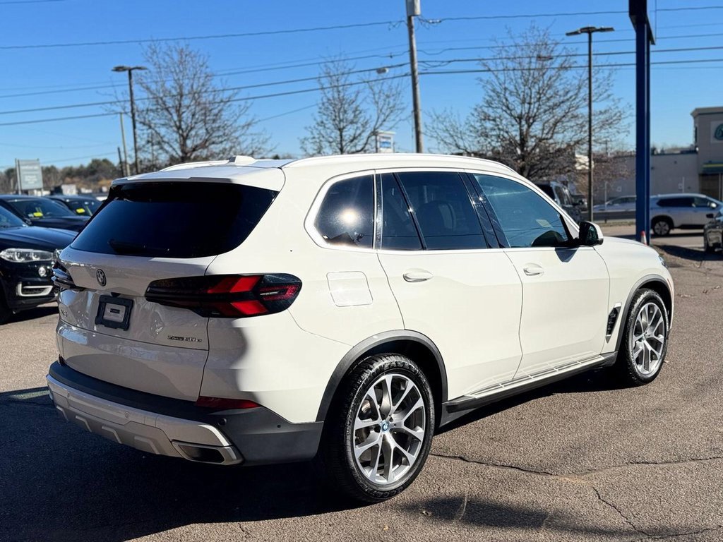 Used 2024 BMW X5 xDrive50e image 6