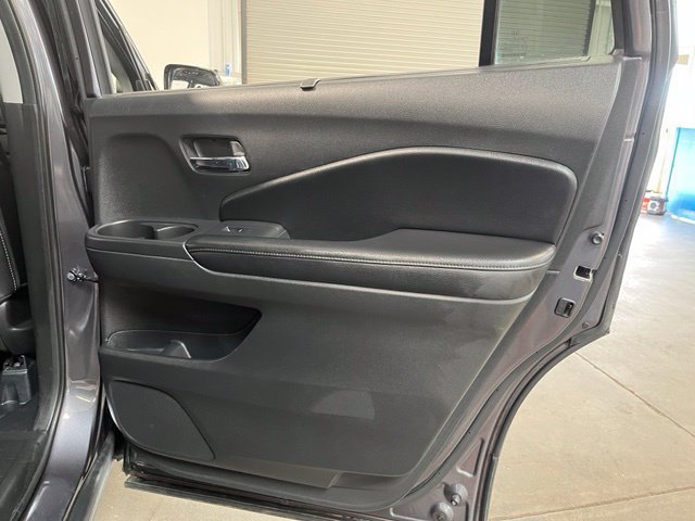 Used 2017 Honda Pilot Touring image 16