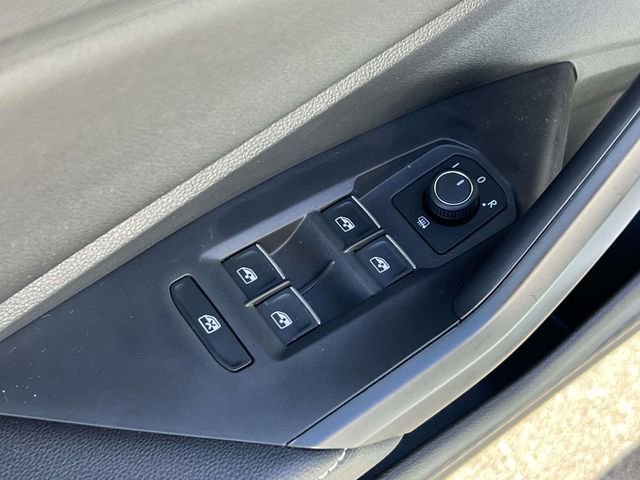 Used 2025 Volkswagen Jetta Sport image 16