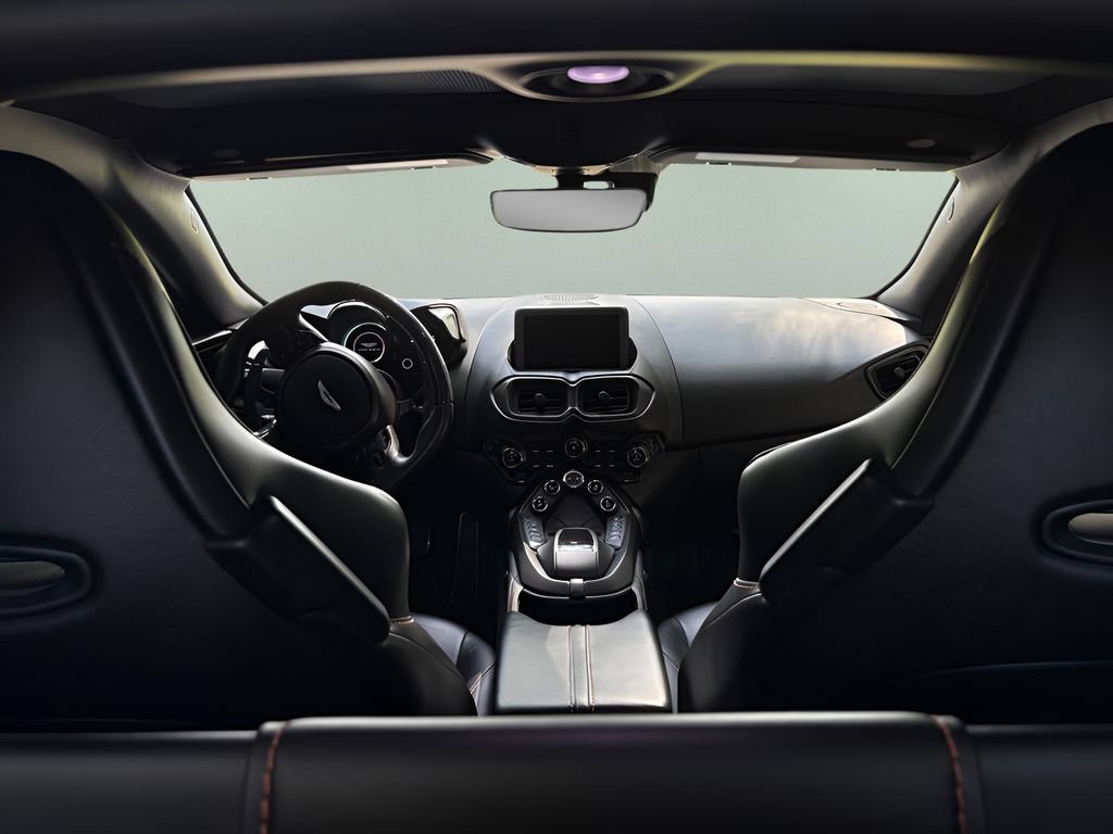 Used 2019 Aston Martin V8 Vantage Coupe RWD image 23