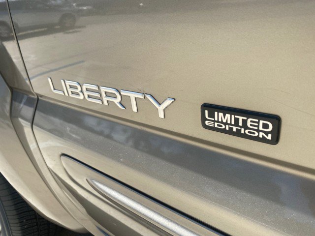 Used 2003 Jeep Liberty Limited image 32
