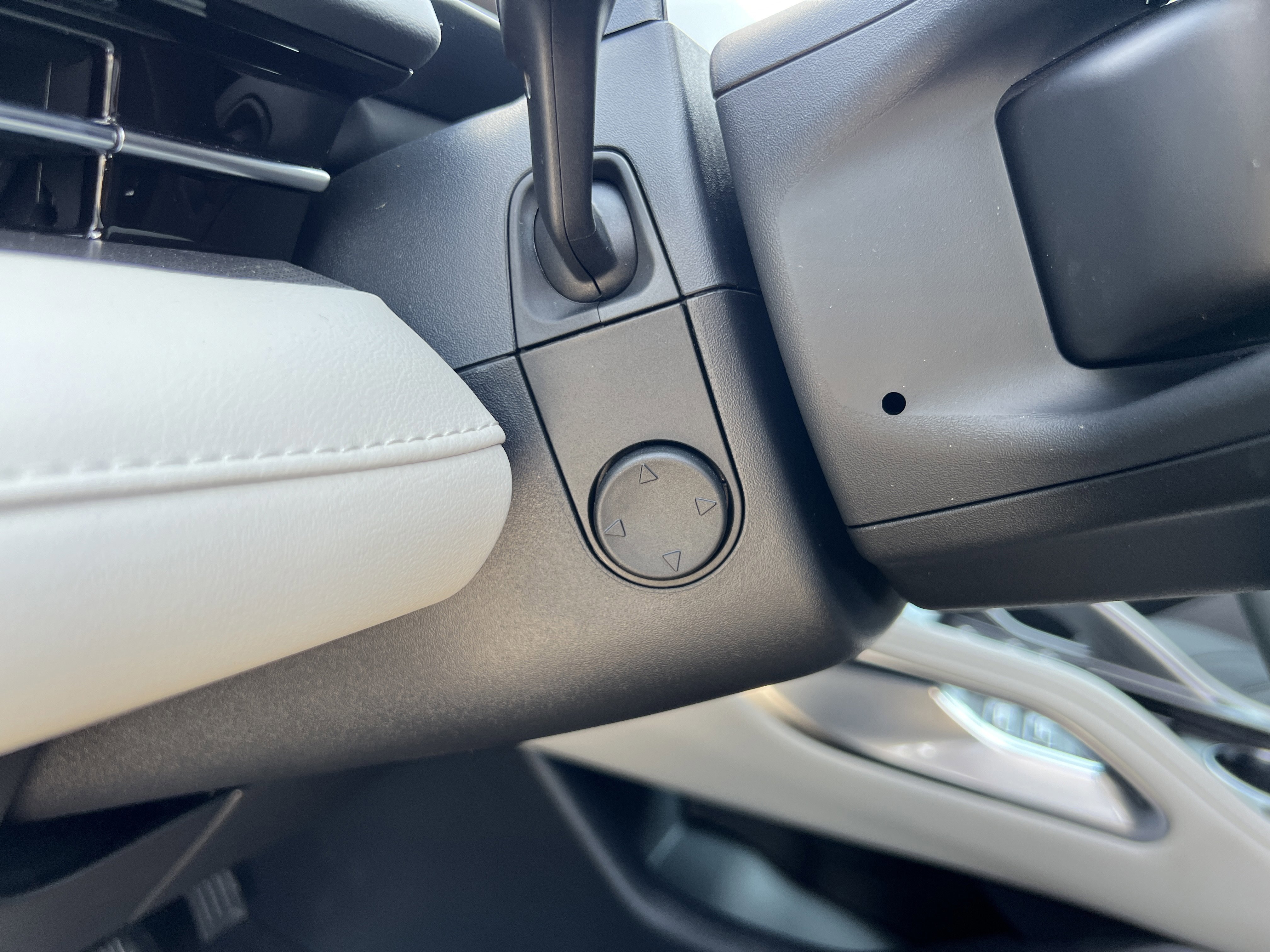 New 2025 Lincoln Nautilus Premier w/ Equipment Group 102A image 16