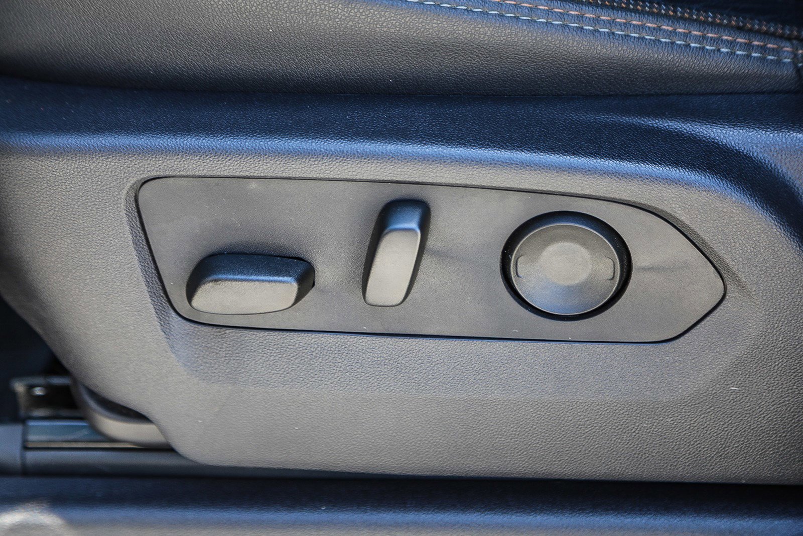 Used 2024 Chevrolet Silverado 3500 High Country image 15