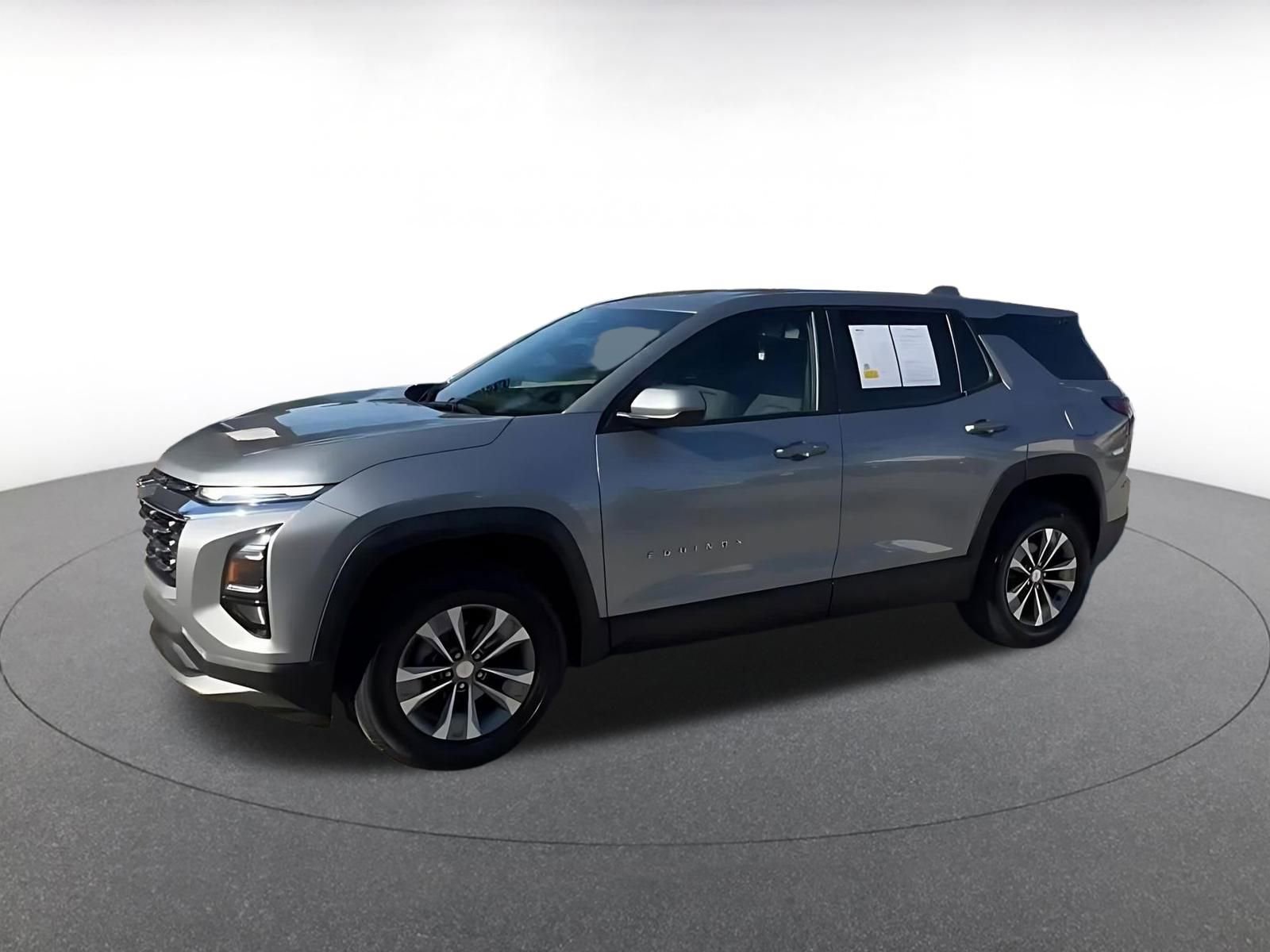 Used 2025 Chevrolet Equinox LT image 8