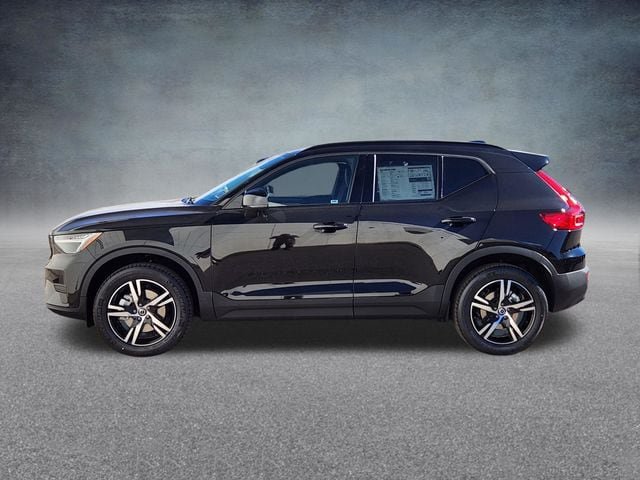 New 2026 Volvo XC40 B5 Core w/ Climate Package AWD/4WD image 4