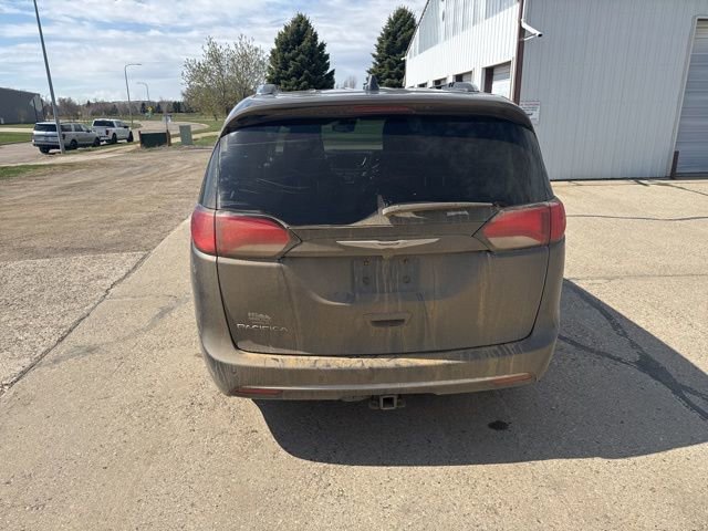 Used 2020 Chrysler Pacifica Touring-L Plus FWD image 6
