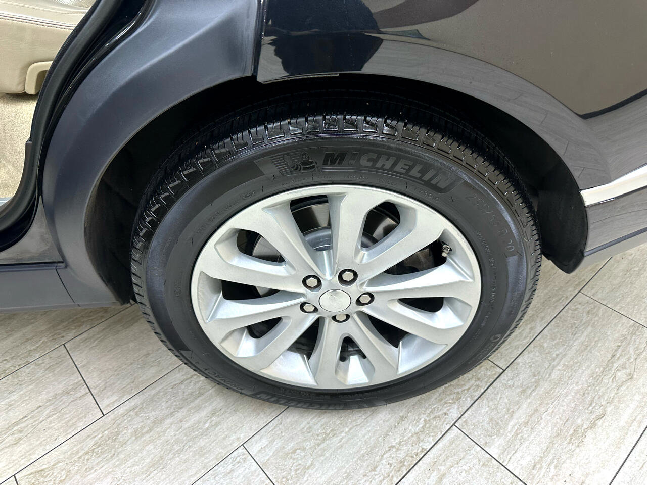 Used 2014 Land Rover Range Rover HSE image 38