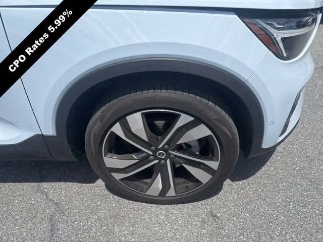 Certified 2024 Volvo XC40 B5 Plus w/ Climate Package AWD/4WD image 3