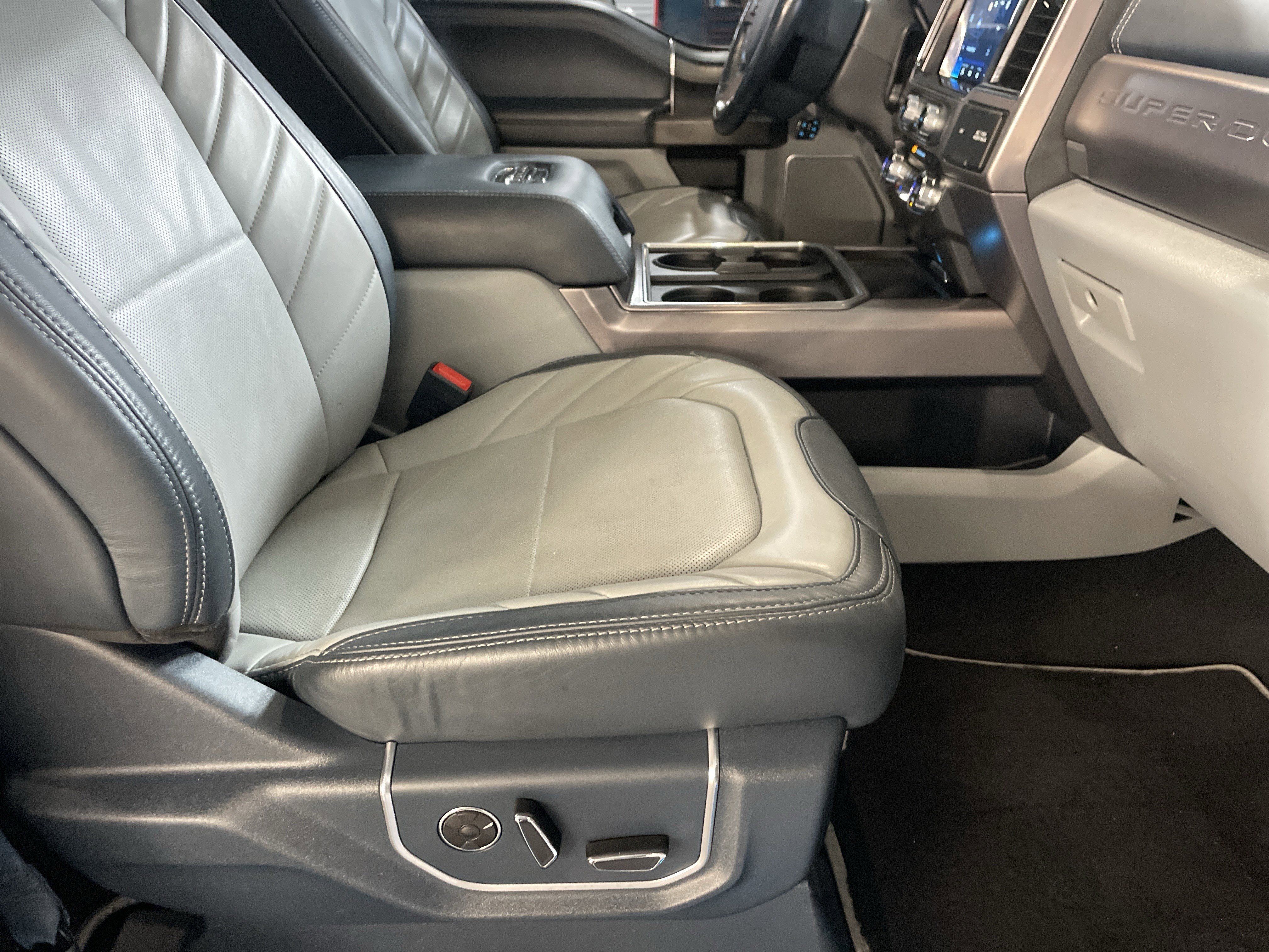 Used 2022 Ford F250 Limited w/ FX4 Off-Road Package image 35