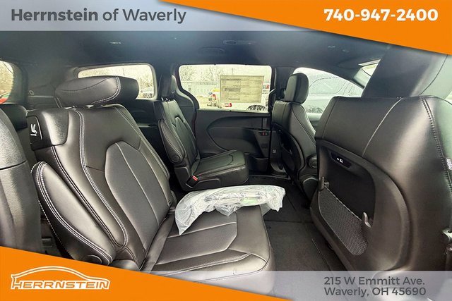 New 2026 Chrysler Pacifica Select image 26