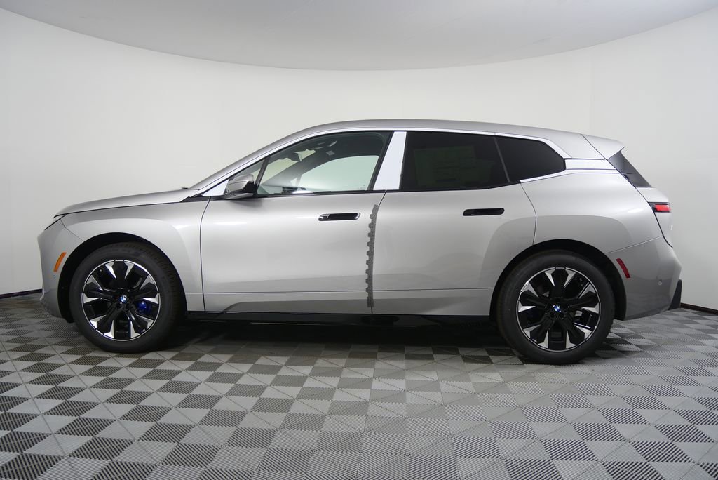 New 2026 BMW iX xDrive45 image 6