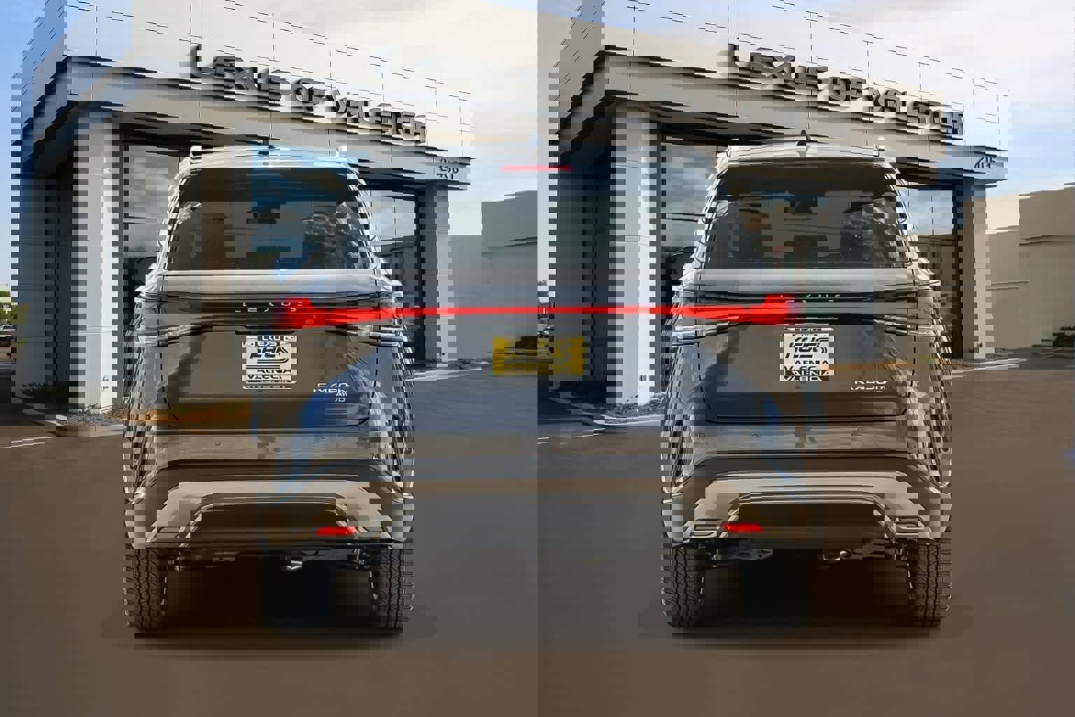 New 2026 Lexus RX 450h Luxury AWD/4WD image 3