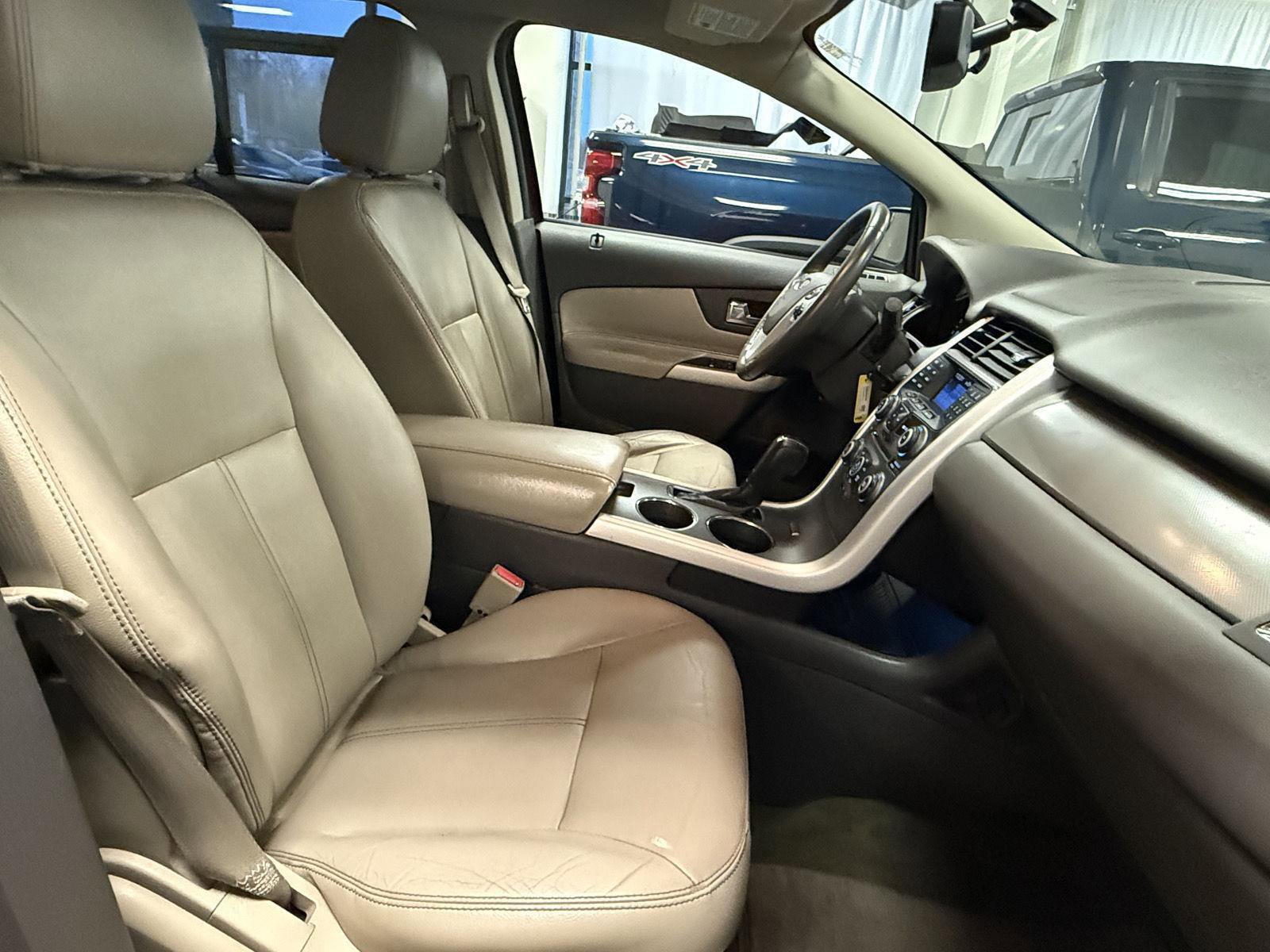 Used 2013 Ford Edge SEL image 18