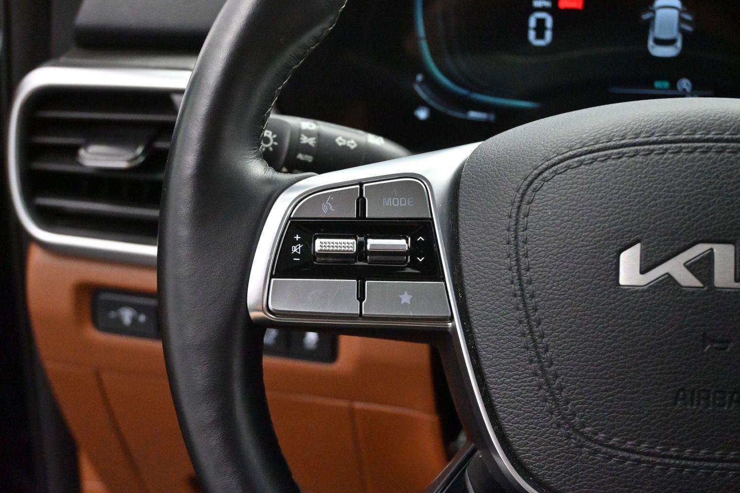 Used 2023 Kia Telluride EX X-Line AWD/4WD image 16