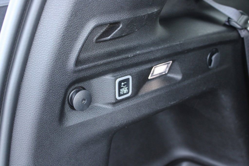 Used 2024 Jeep Grand Cherokee L Limited w/ Luxury Tech Group II image 11