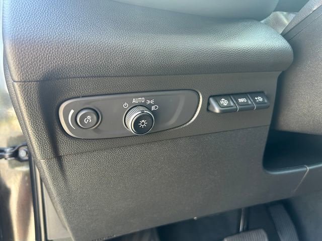 Used 2023 Buick Envision Avenir AWD/4WD image 22