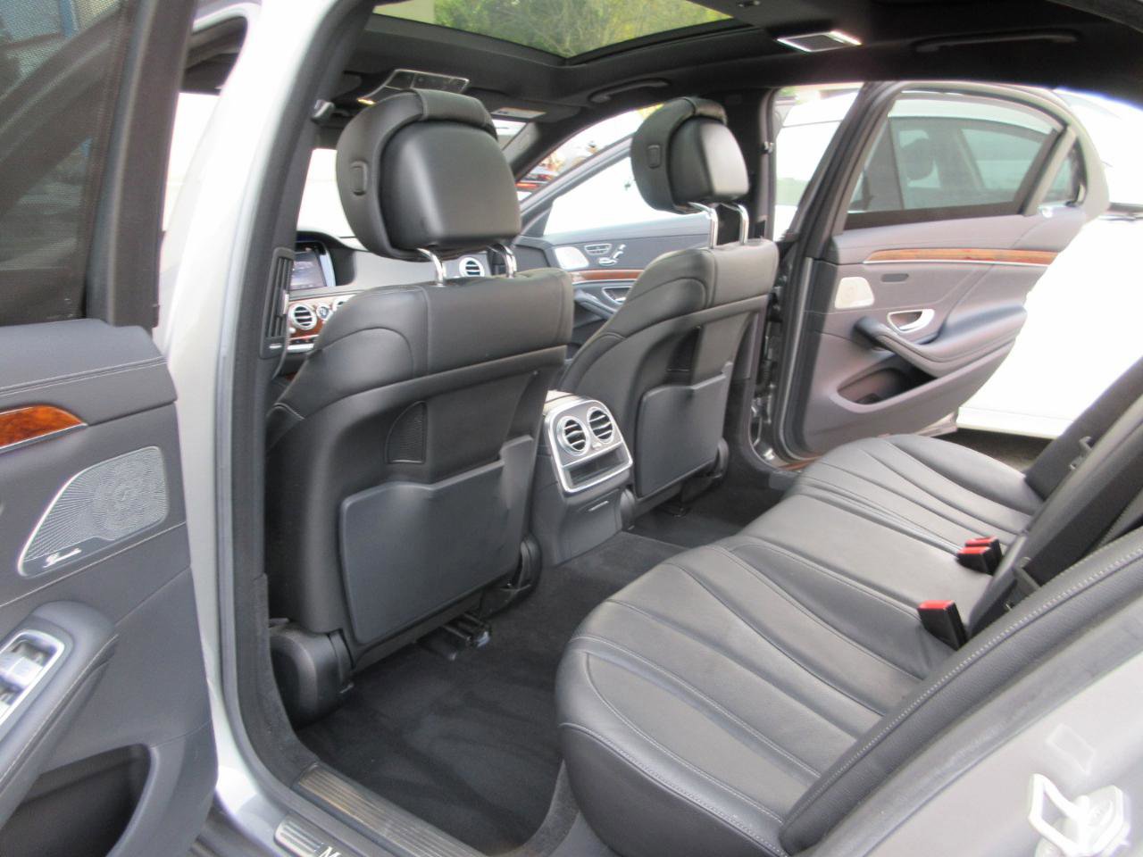 Used 2015 Mercedes-Benz S 550 Sedan image 36