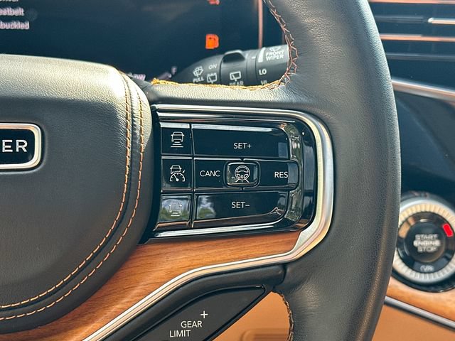 Used 2025 Jeep Grand Wagoneer L Series III w/ Rear Seat Video Group 1 AWD/4WD image 32