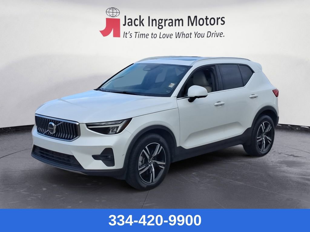 Used 2023 Volvo XC40 B5 Plus