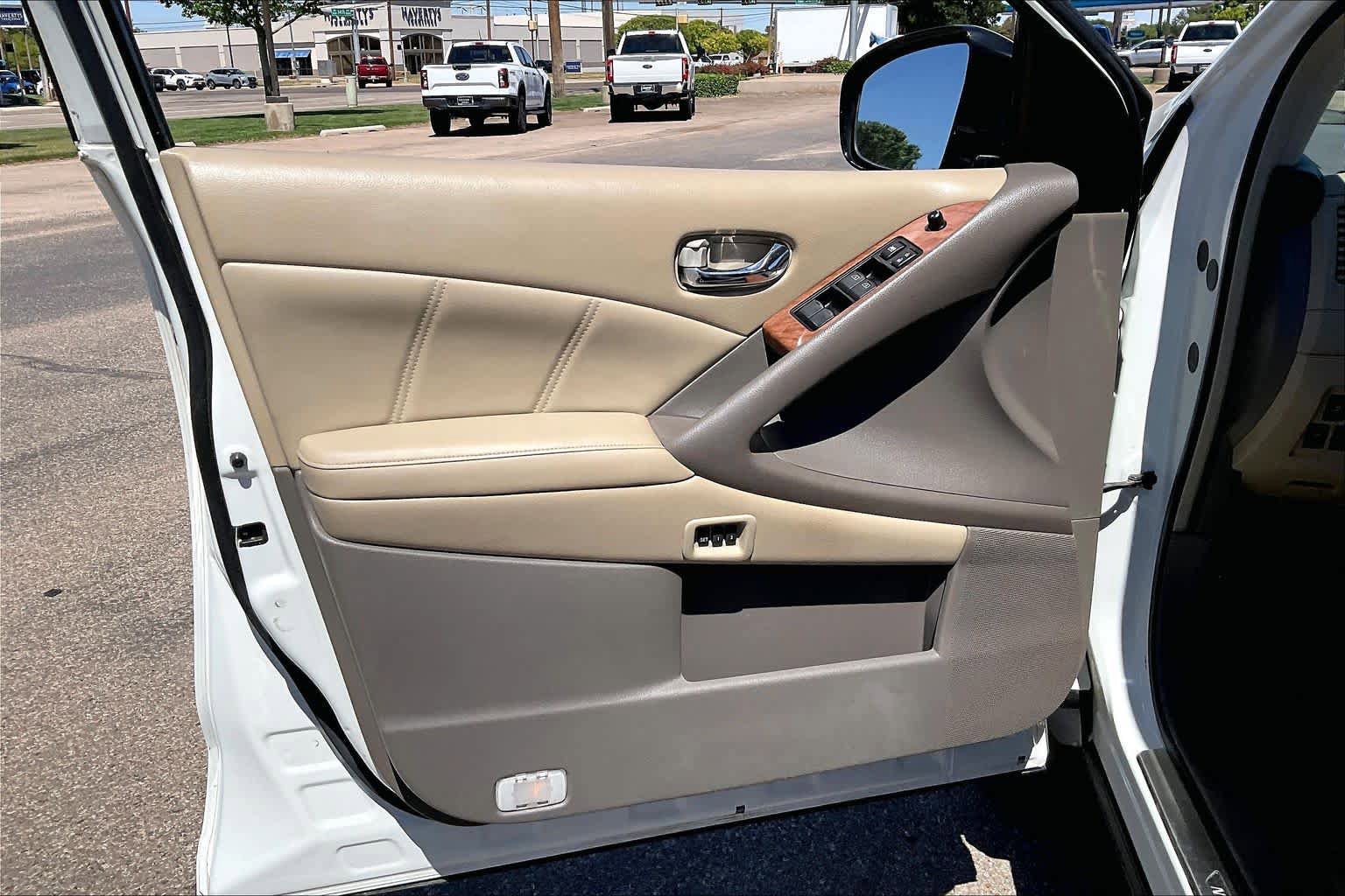 Used 2012 Nissan Murano LE w/ Platinum Pkg FWD image 21