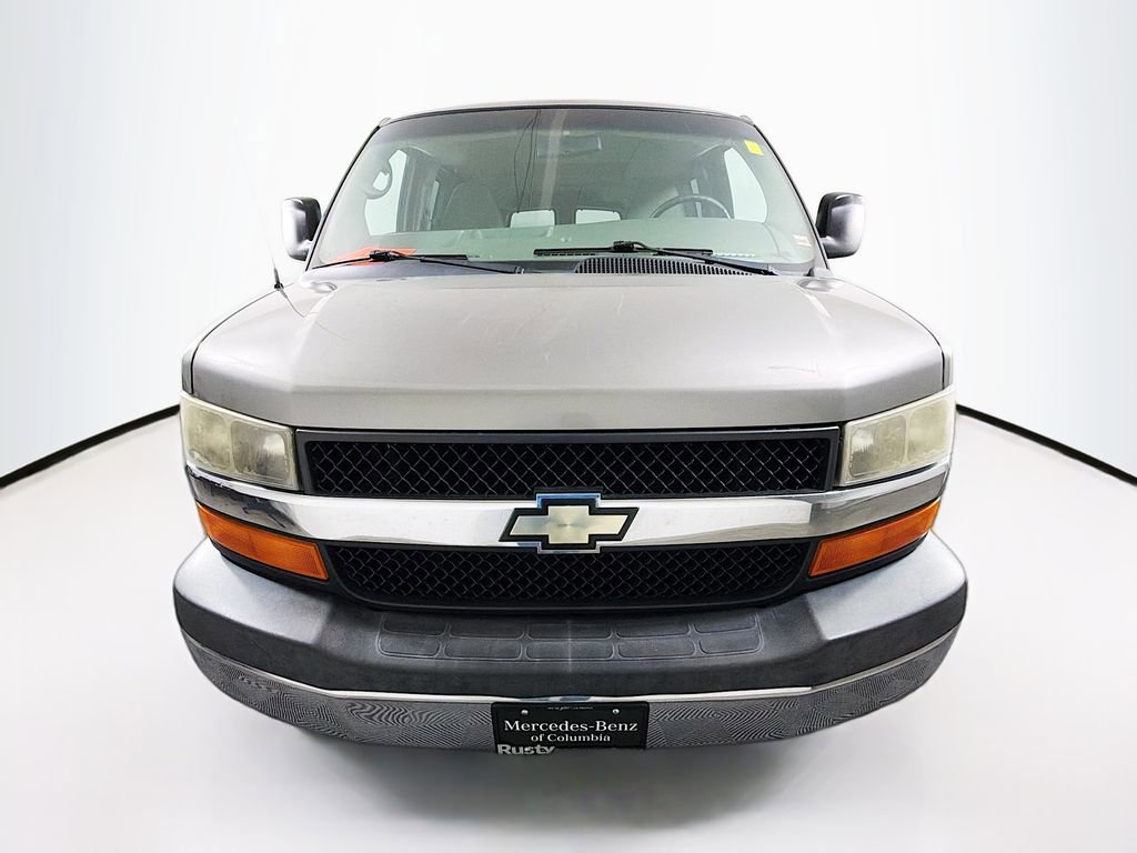 Used 2011 Chevrolet Express 1500 LT w/ LT Preferred Equipment Group AWD/4WD image 2