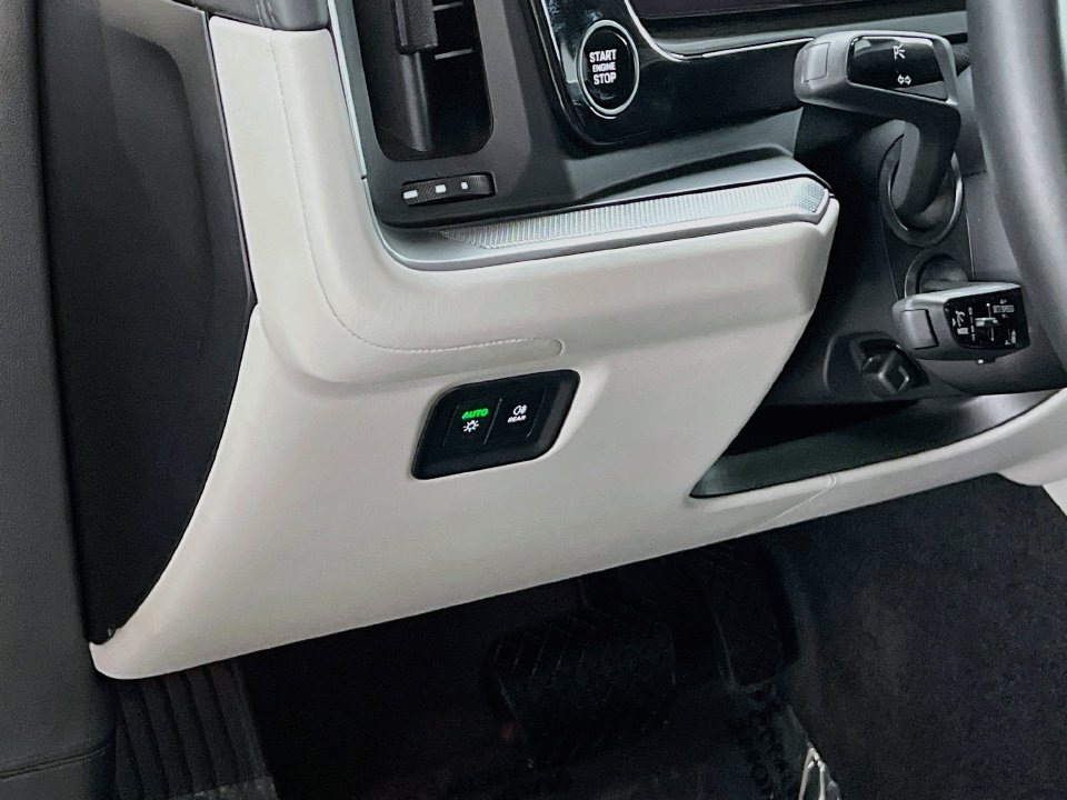Certified 2026 Porsche Cayenne AWD/4WD image 11