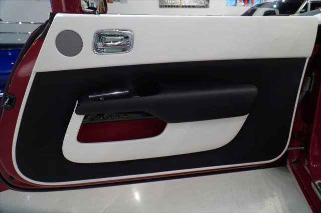Used 2017 Rolls-Royce Dawn image 28