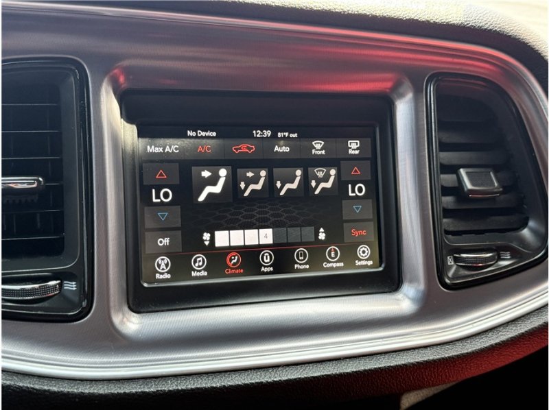 Used 2019 Dodge Challenger SXT image 38