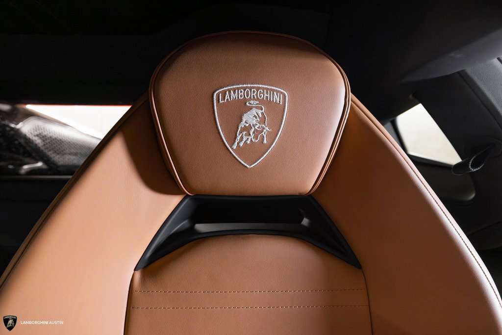 Used 2024 Lamborghini Revuelto image 34
