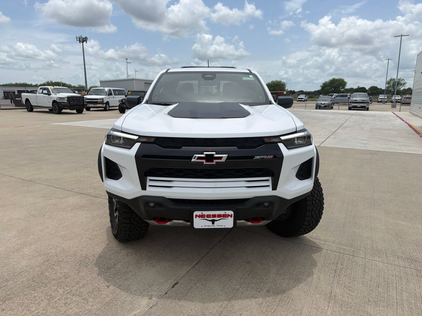 Used 2024 Chevrolet Colorado ZR2 w/ Safety Package AWD/4WD image 2