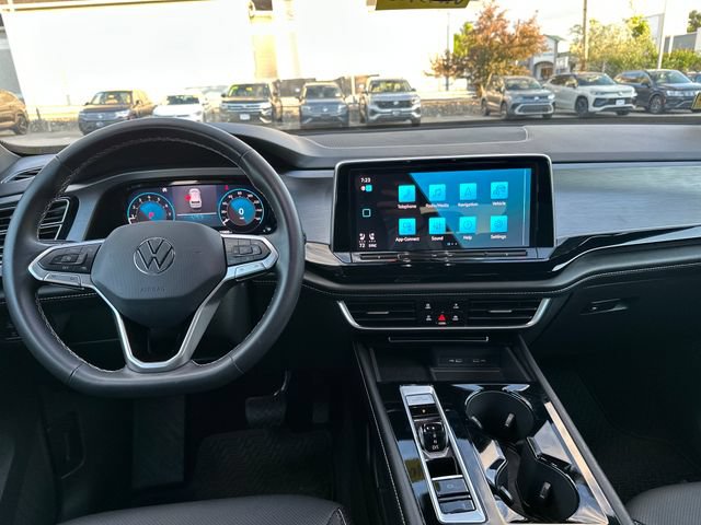 Certified 2024 Volkswagen Atlas Cross Sport SE w/ Panoramic Sunroof Package AWD/4WD image 16