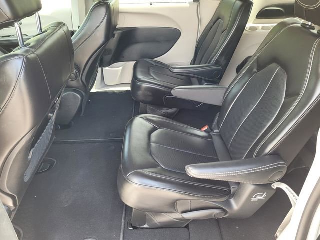 Used 2024 Chrysler Pacifica Touring-L image 33