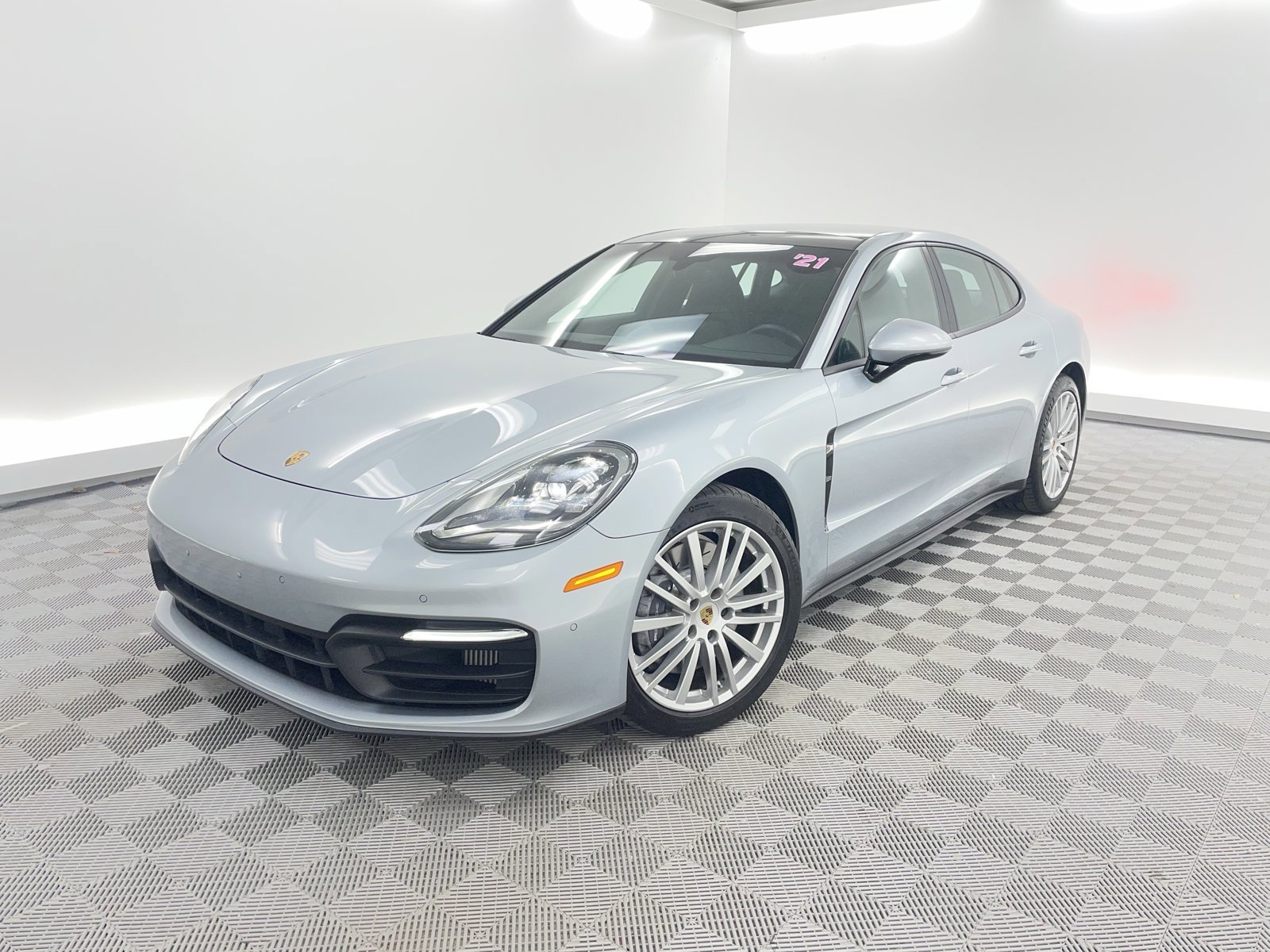 Certified 2021 Porsche Panamera image 1