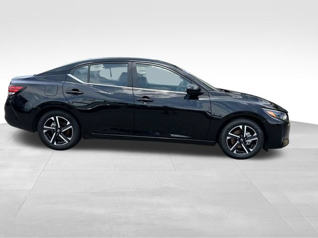 Used 2024 Nissan Sentra SV FWD image 2
