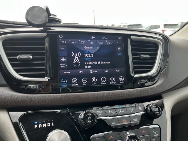 Used 2020 Chrysler Pacifica Touring w/ Advanced Safetytec Group image 41