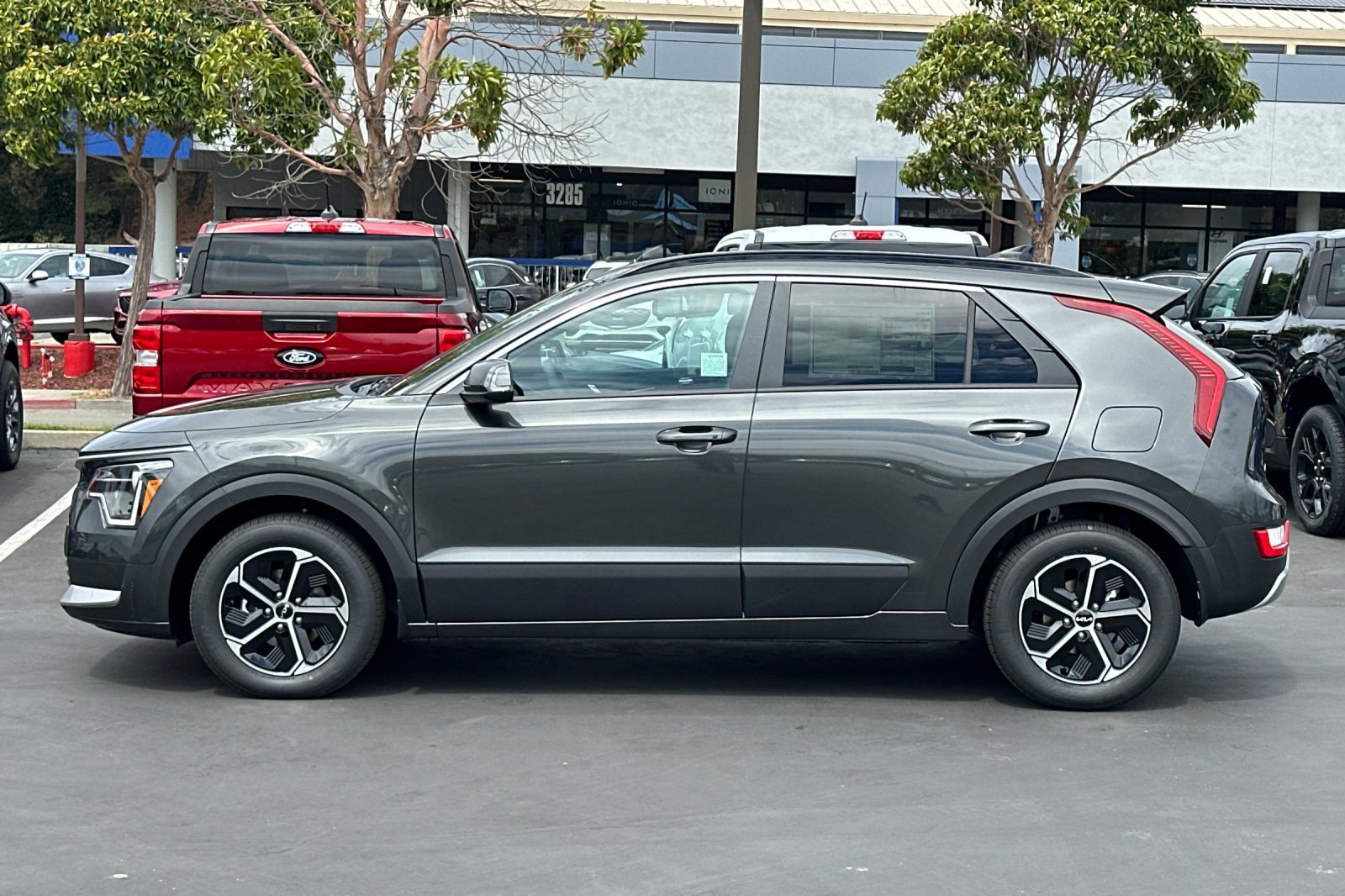 New 2026 Kia Niro EX FWD image 7