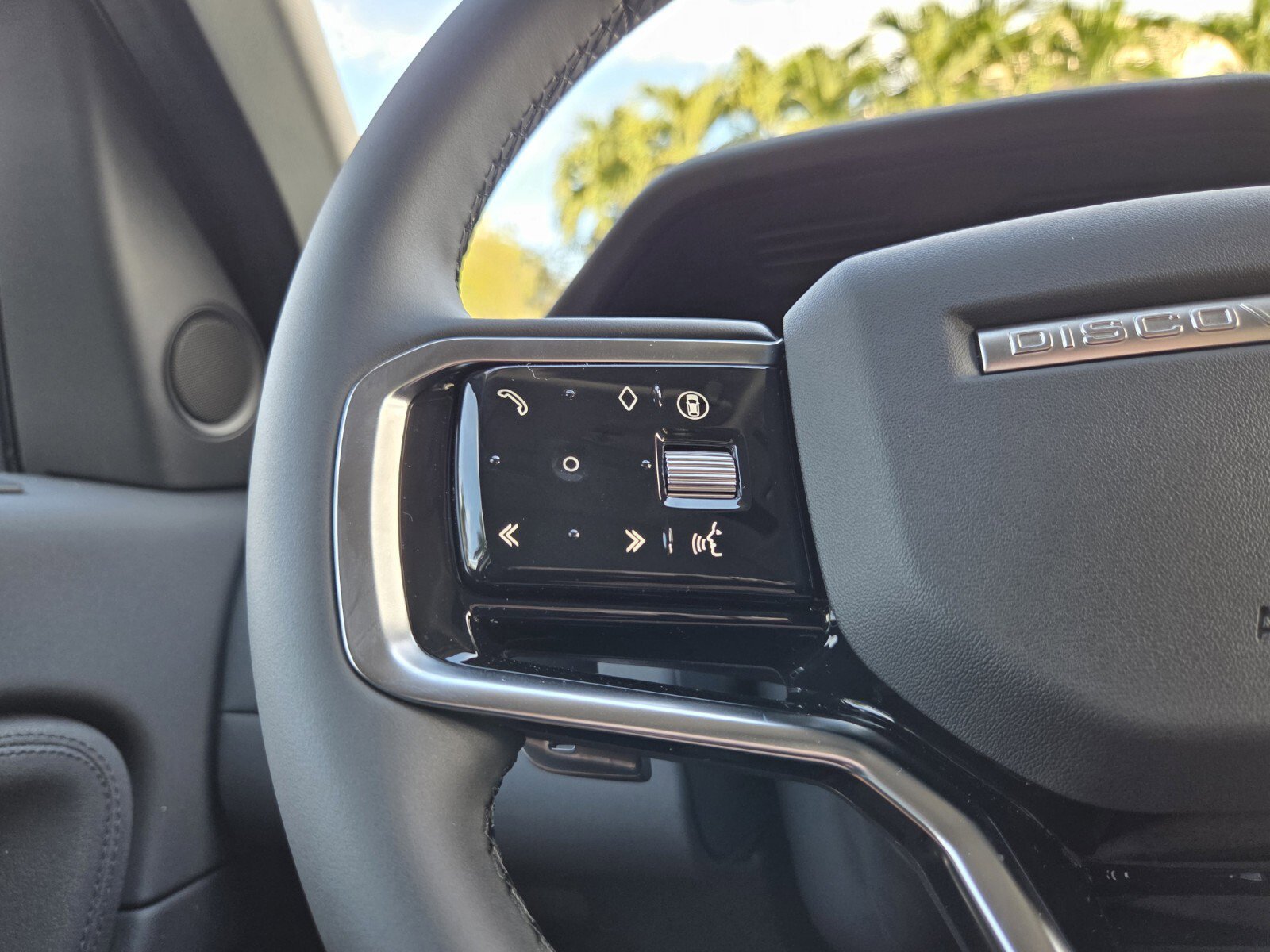 New 2025 Land Rover Discovery Sport S AWD/4WD image 21