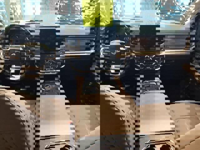 Used 2024 Ford Expedition Limited image 42