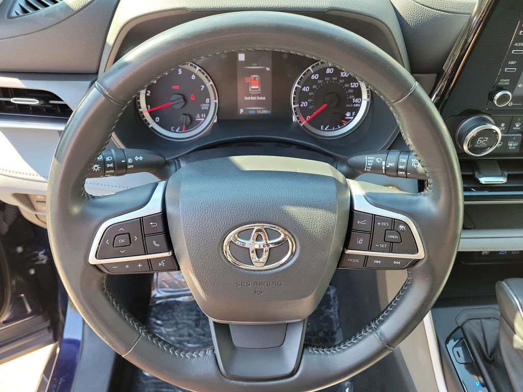 Used 2022 Toyota Highlander LE image 25