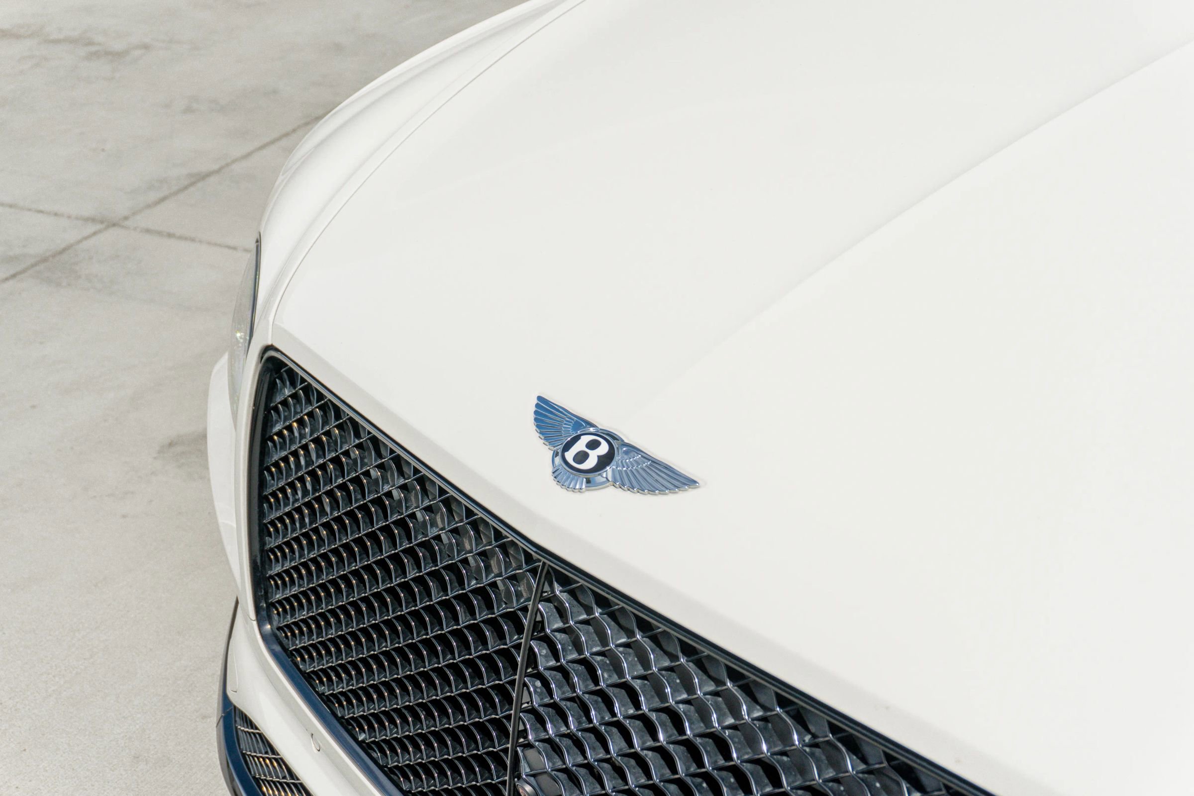 Used 2023 Bentley Bentayga image 23