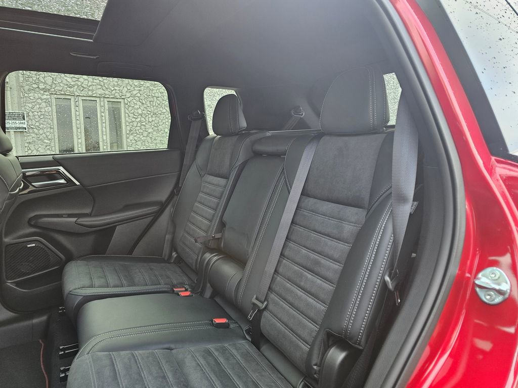 New 2026 Mitsubishi Outlander AWD image 14