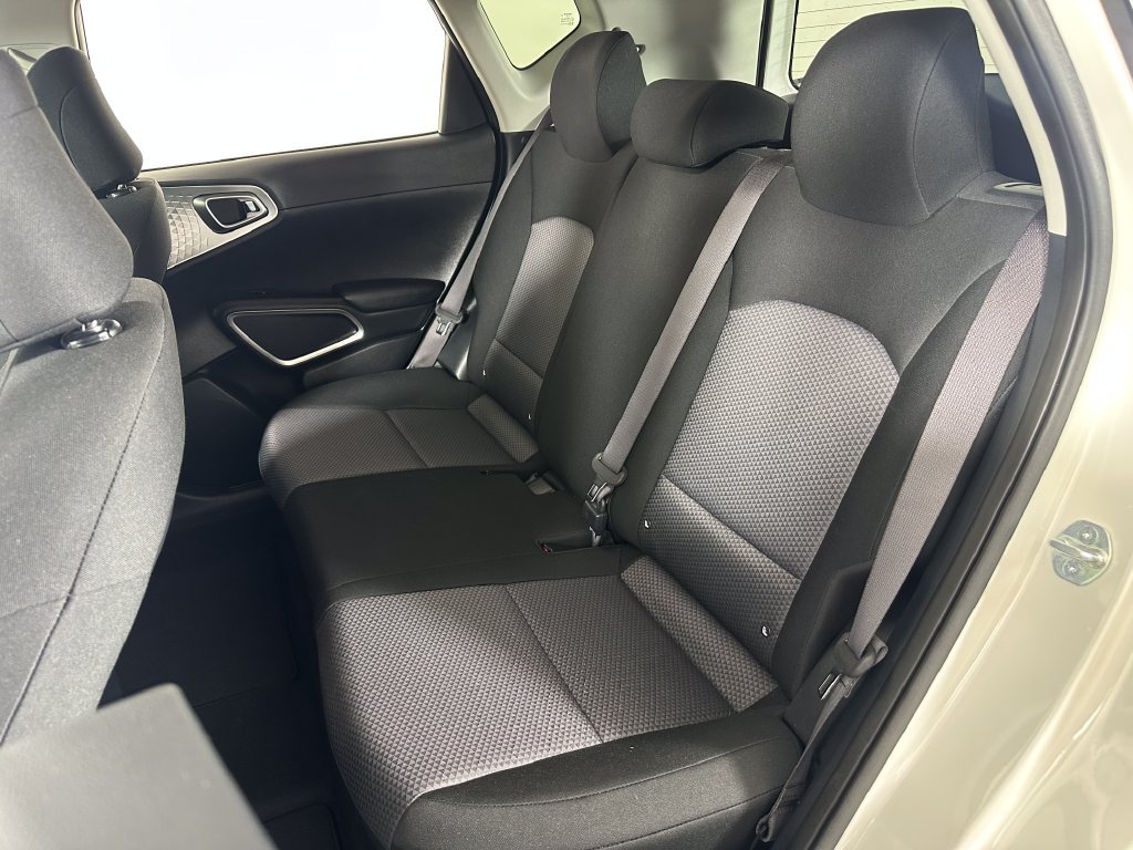 Used 2024 Kia Soul LX FWD image 18