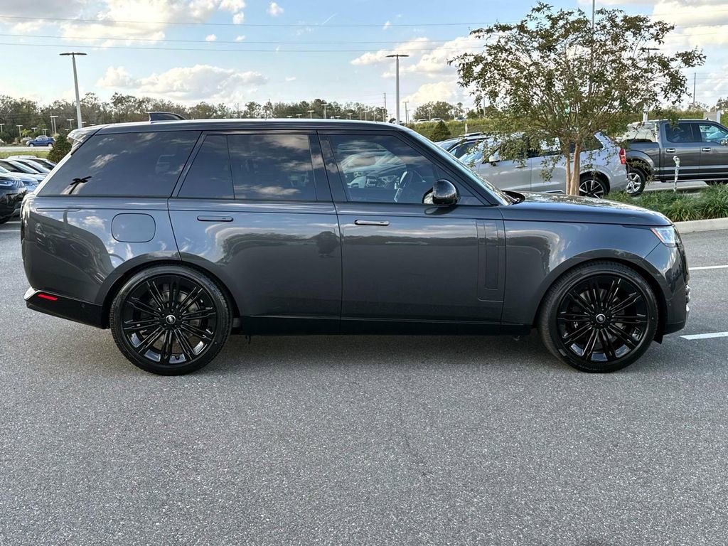 New 2025 Land Rover Range Rover SE AWD/4WD image 7