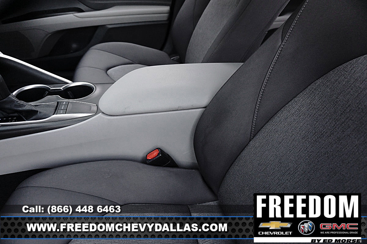 Used 2022 Toyota Camry LE image 29